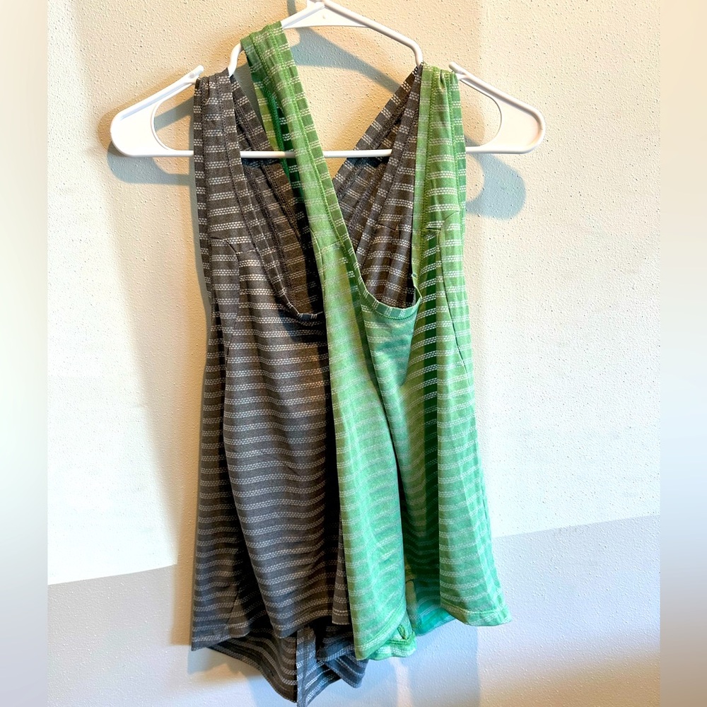Like New BUNDLE 2 Zyia Nimbus Split Back Tank - Athleisure, activewear, workout